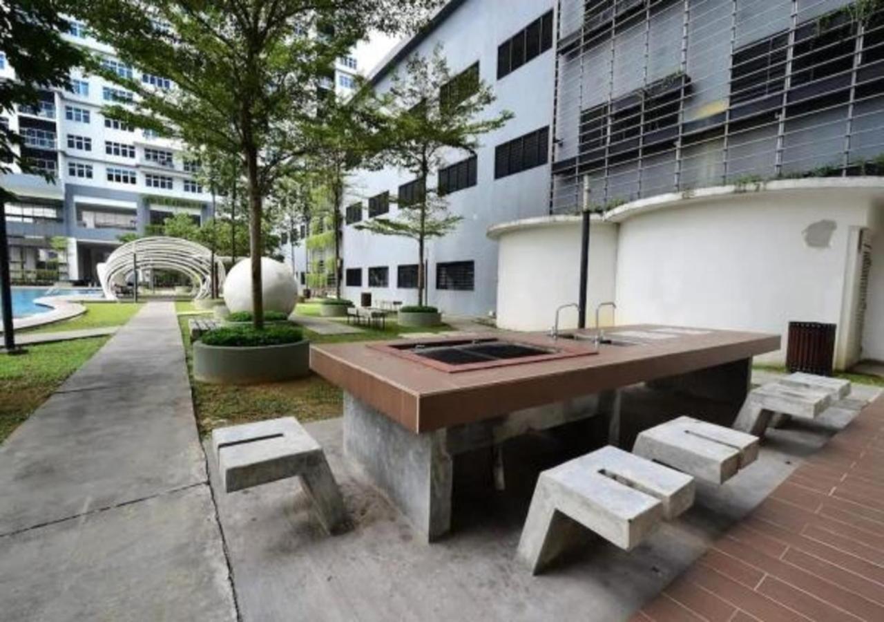 Puchong Skypod Residence, 1-5 Pax Cozy Unit, Walking Distance To Ioi Mall, 10Min Drive To Sunway Exterior foto
